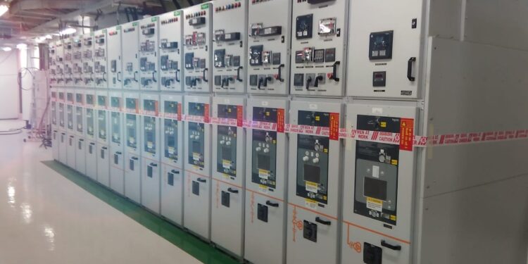 लॉक आउट टैग आउट के लिए कुछ सुरक्षा बिंदुओं पर प्रकाश डालें।